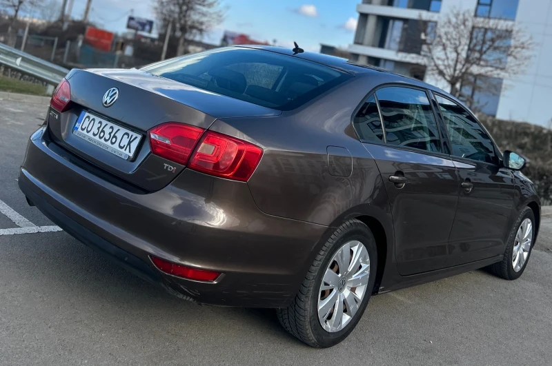 VW Jetta, снимка 11 - Автомобили и джипове - 48977952