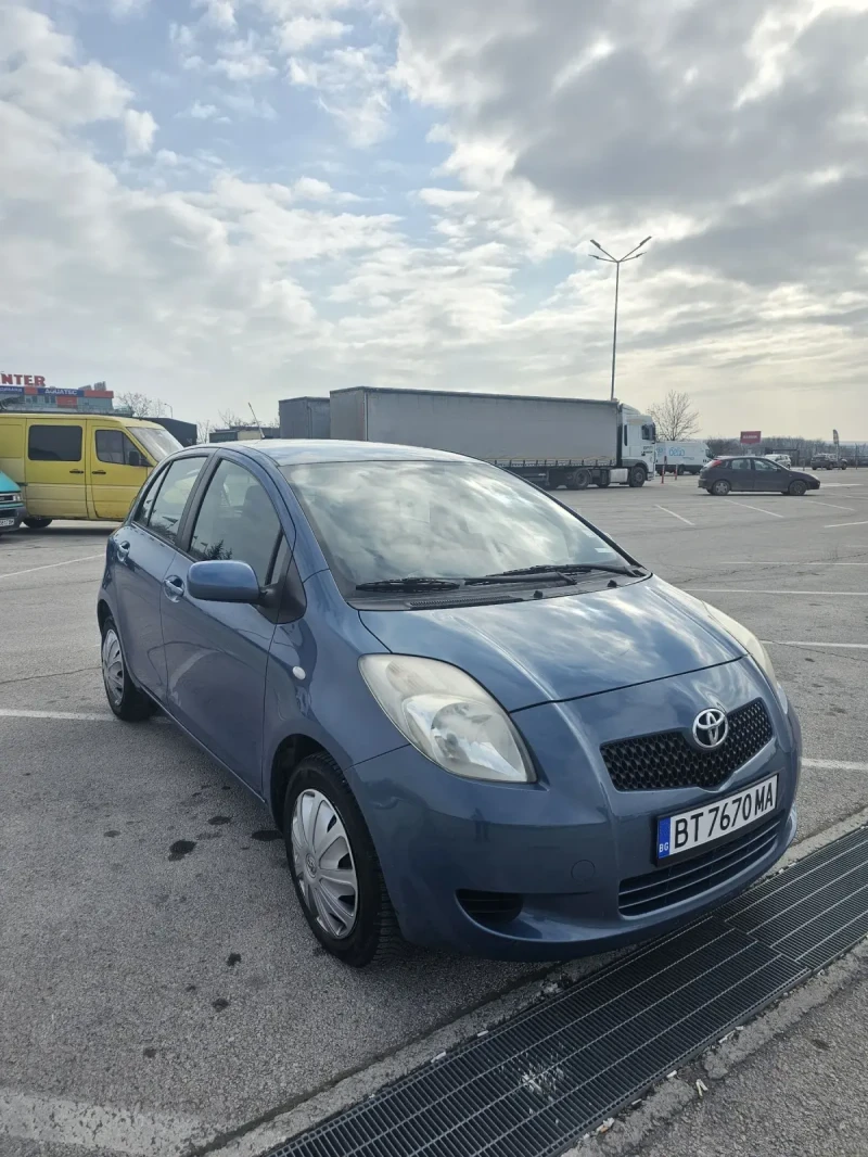 Toyota Yaris 1.3 VVT-I, снимка 2 - Автомобили и джипове - 49441860