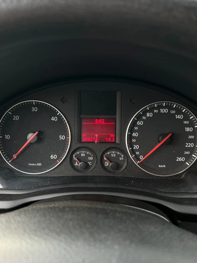 VW Golf 1.9 TDI 105 к.с, снимка 8 - Автомобили и джипове - 52629686