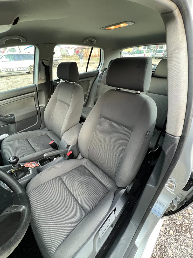 VW Golf 1.9 TDI 105 к.с, снимка 9 - Автомобили и джипове - 52629686