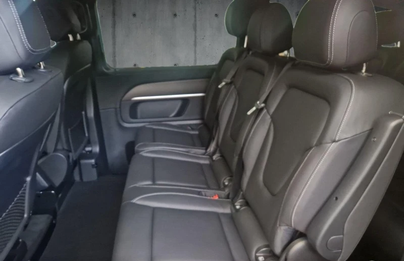 Mercedes-Benz V 300 d/AMG/4-MATIC/EXTRALONG/8-МЕСТЕН/360/DISTRONIC/, снимка 13 - Автомобили и джипове - 52876558