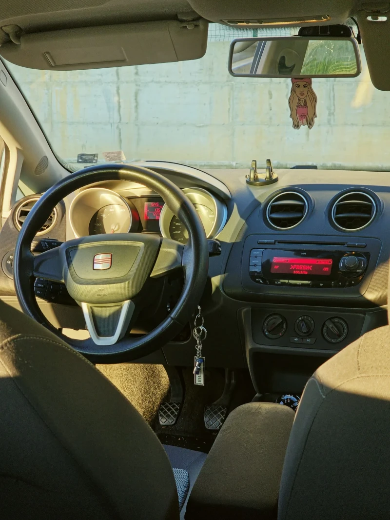 Seat Ibiza, снимка 6 - Автомобили и джипове - 52944007