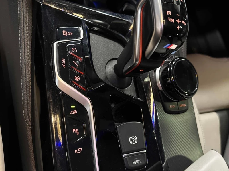 BMW M5 * Sedan * CARFAX * БЕЗ ПЪРВОНАЧАЛНА ВНОСКА, снимка 11 - Автомобили и джипове - 53076099