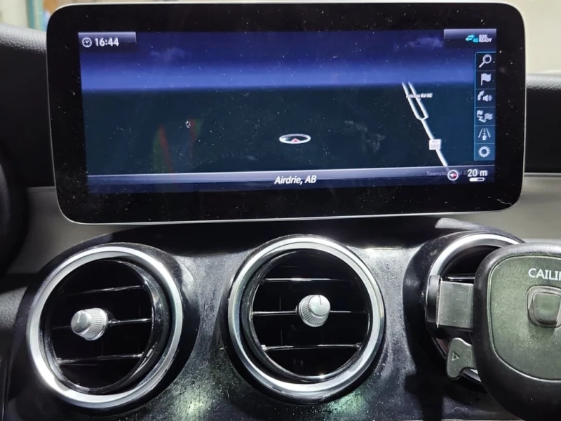 Mercedes-Benz C 300 / AMG PKG / BLIND SPOT / PAMETI / CARFAX, снимка 10 - Автомобили и джипове - 53247484