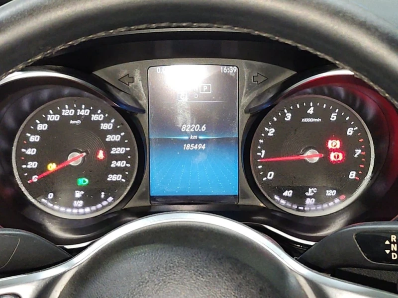 Mercedes-Benz C 300 / AMG PKG / BLIND SPOT / PAMETI / CARFAX, снимка 9 - Автомобили и джипове - 53247484