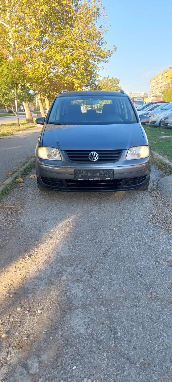 VW Touran, снимка 1 - Автомобили и джипове - 47601957