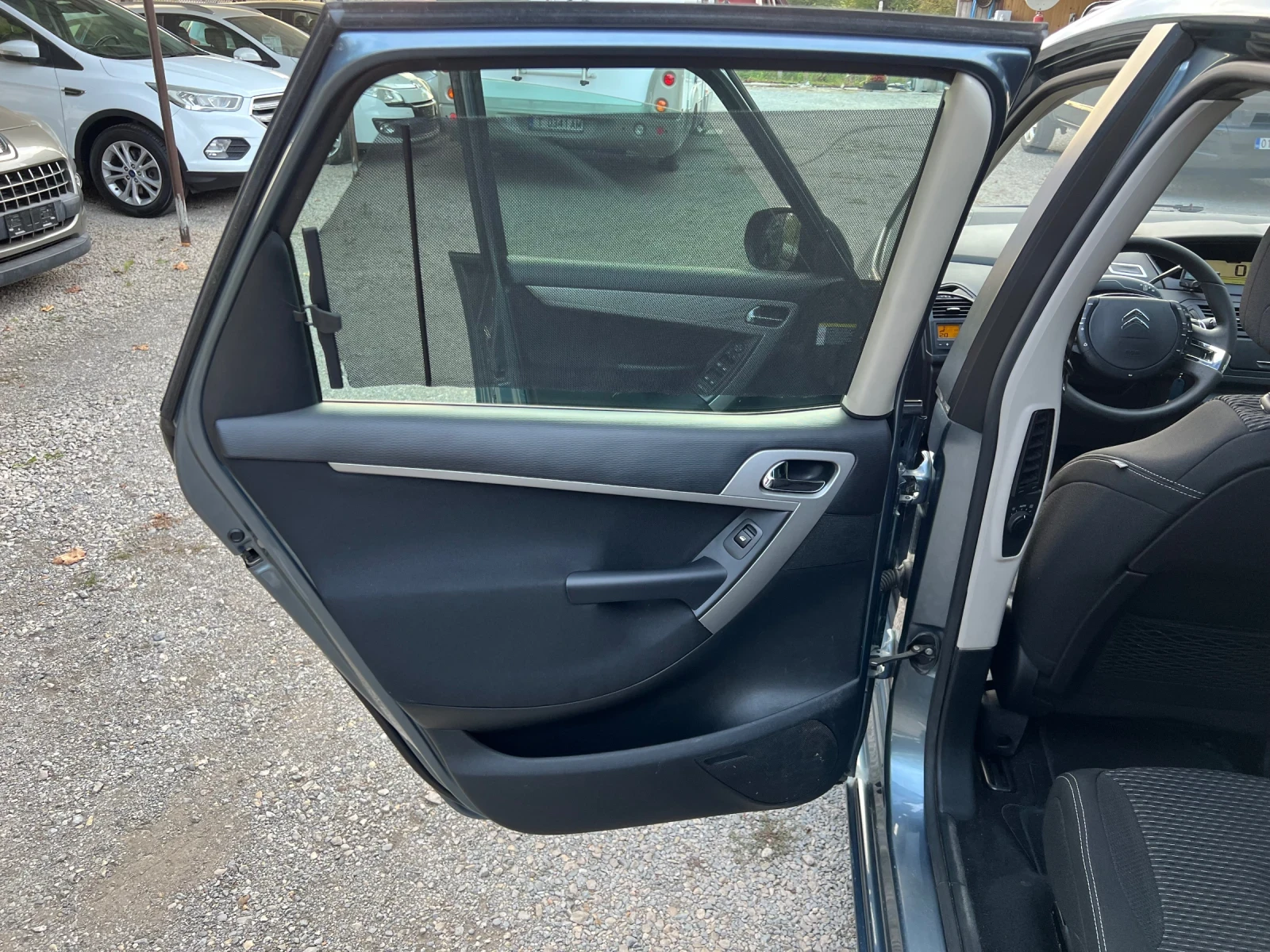 Citroen C4 Picasso 1.6HDI | Mobile.bg — изображение 12