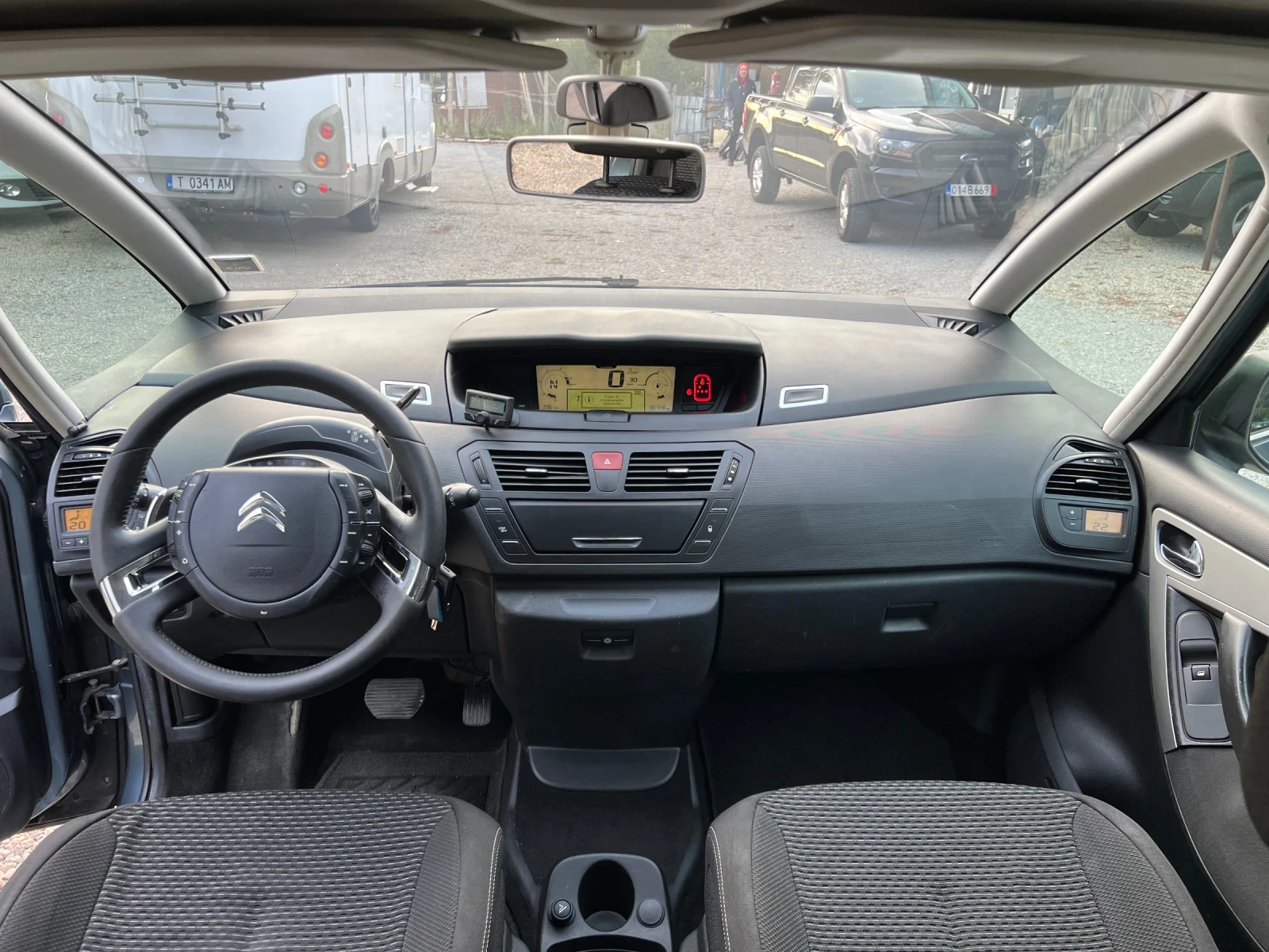 Citroen C4 Picasso 1.6HDI | Mobile.bg — изображение 14