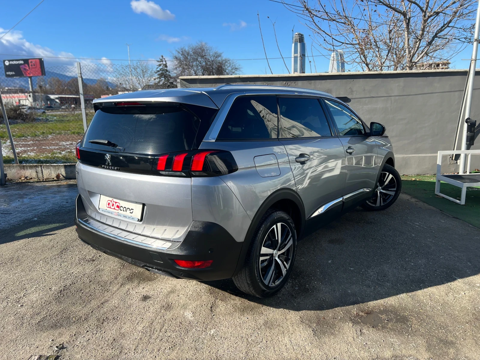 Peugeot 5008 1.5HDI 8AT 6+ 1 - изображение 4