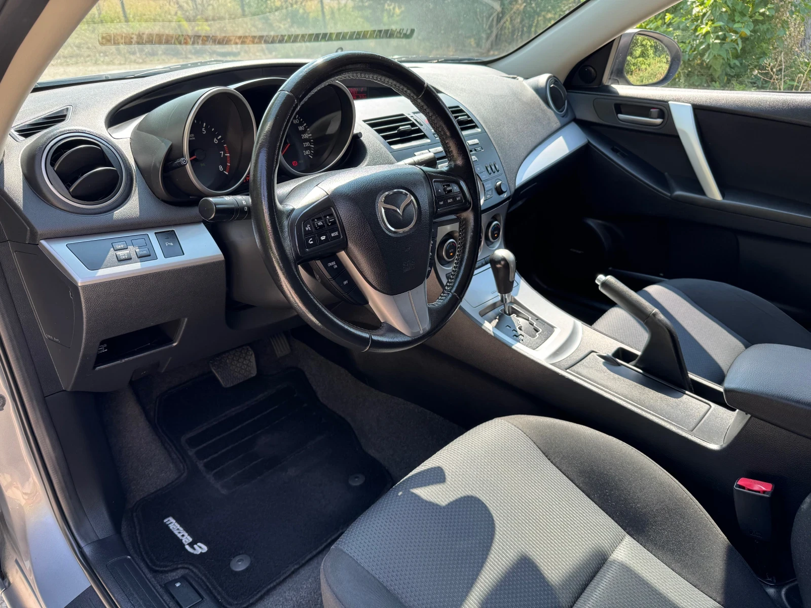 Mazda 3 2.0i 150кс Авто Газ.инж.Нави.148х.км.КейлесGO.Нова - изображение 8