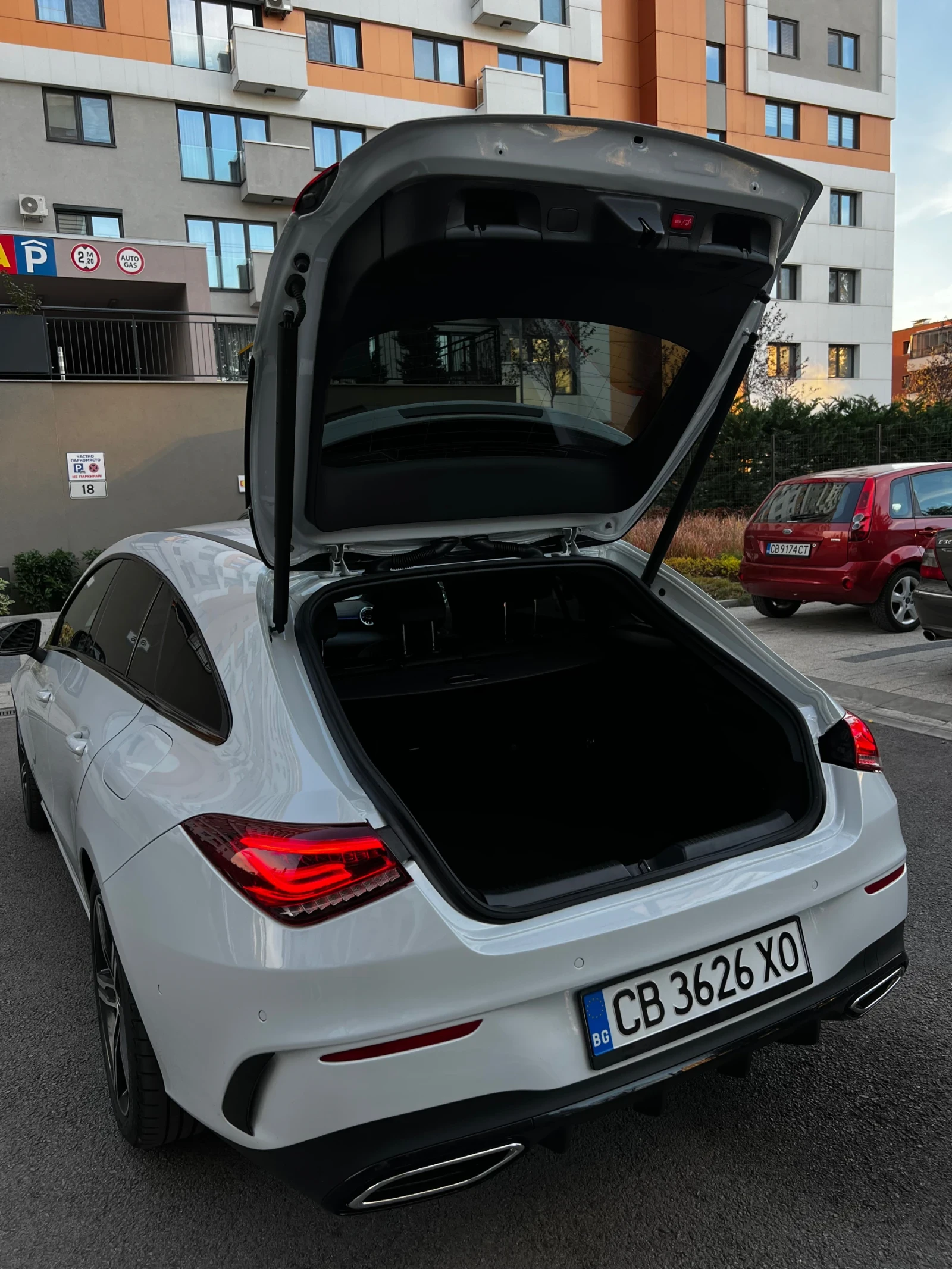 Mercedes-Benz CLA 200 2024 ГАРАНЦИОНЕН MULTIBEAM* AMBIENT* DISTR* LANE*  - изображение 6