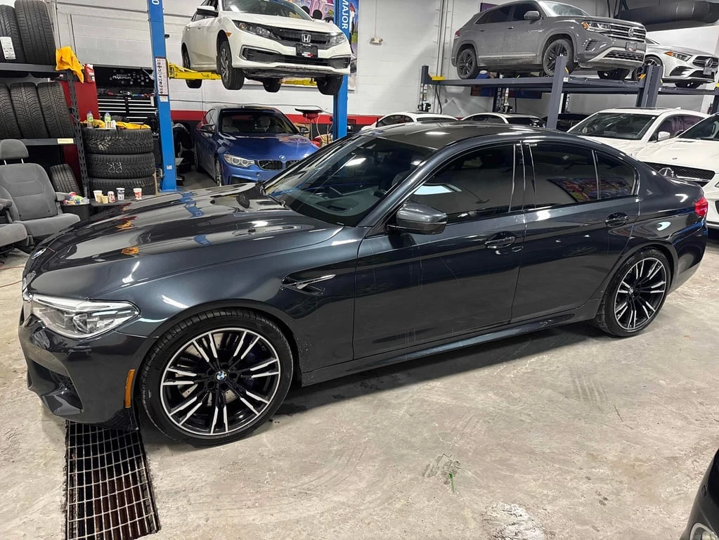 BMW M5 * Sedan * CARFAX * БЕЗ ПЪРВОНАЧАЛНА ВНОСКА - изображение 2