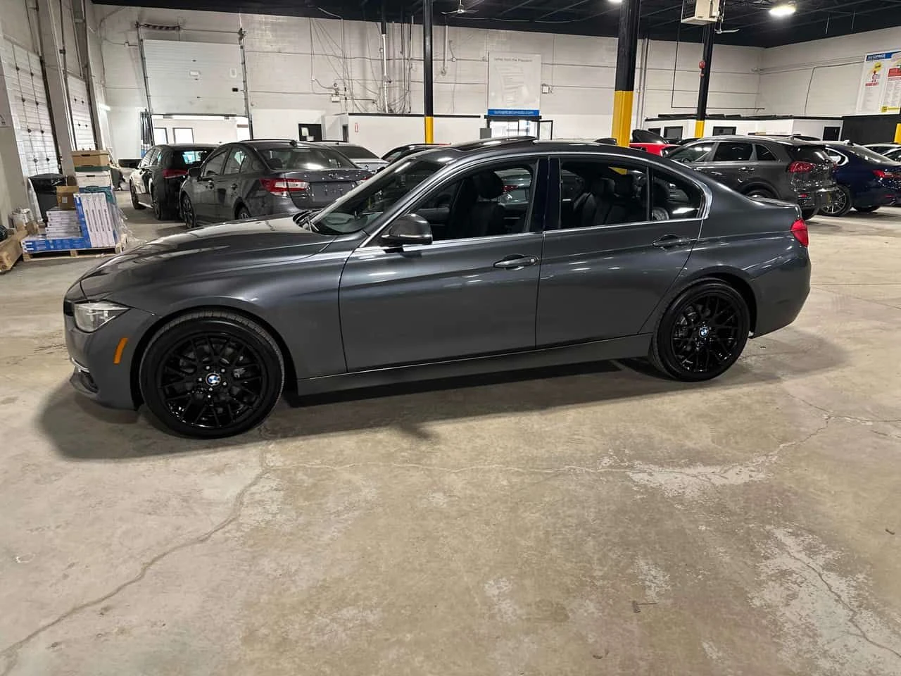 BMW 330 * xDrive * CARFAX * ПАНОРАМА * KEYLESS * ПОДГРЕВИ - изображение 2