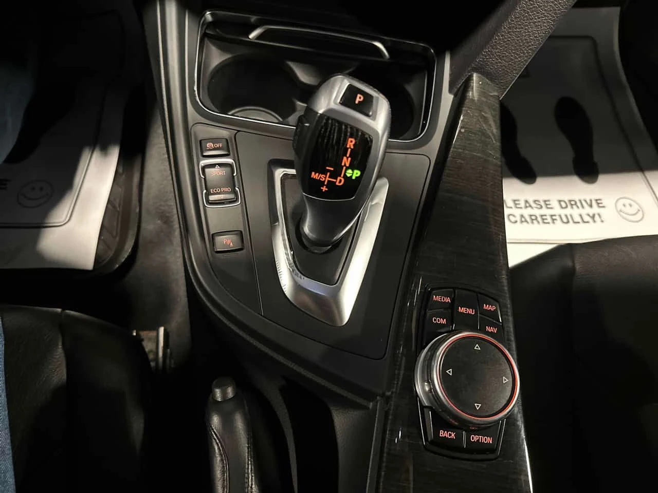 BMW 330 * xDrive * CARFAX * ПАНОРАМА * KEYLESS * ПОДГРЕВИ - изображение 9