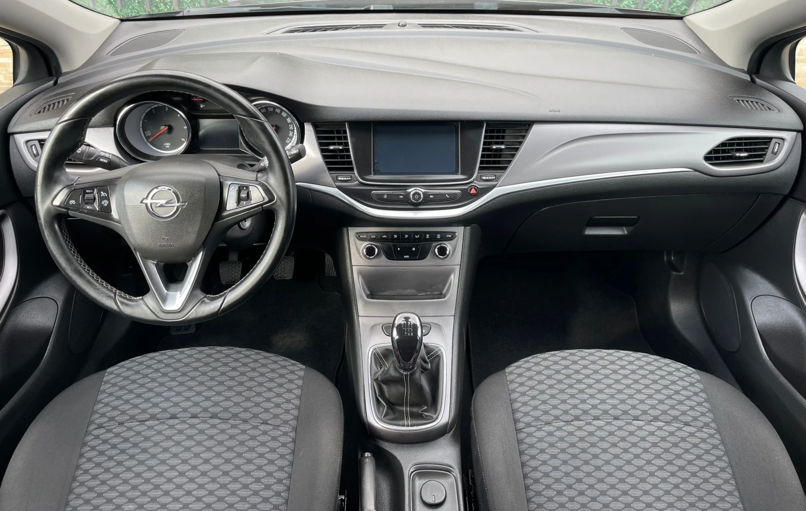 Opel Astra 1.6 CDTI EURO 6B, снимка 13 - Автомобили и джипове - 54019720