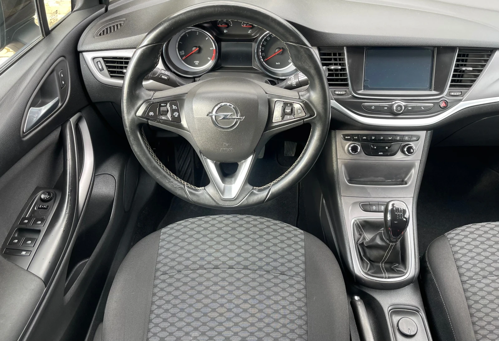 Opel Astra 1.6 CDTI EURO 6B, снимка 14 - Автомобили и джипове - 54019720