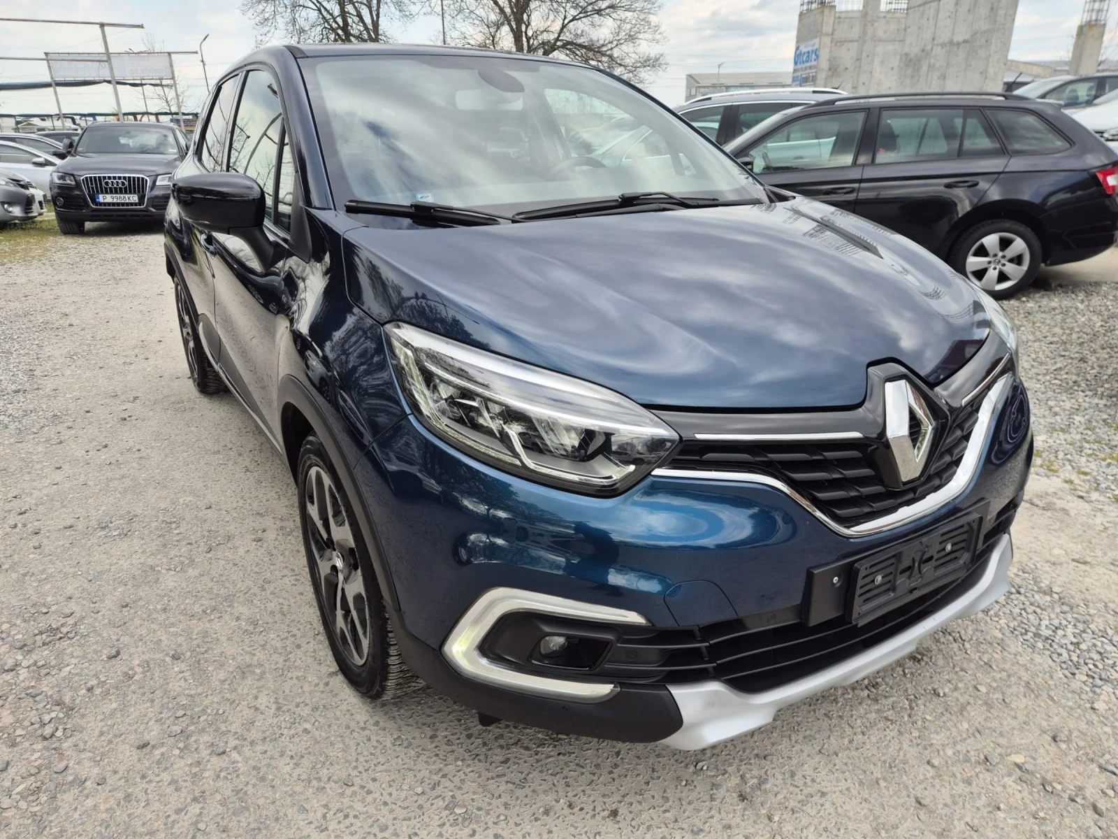 Renault Captur 1.5dci+ Navi, снимка 2 - Автомобили и джипове - 54240820
