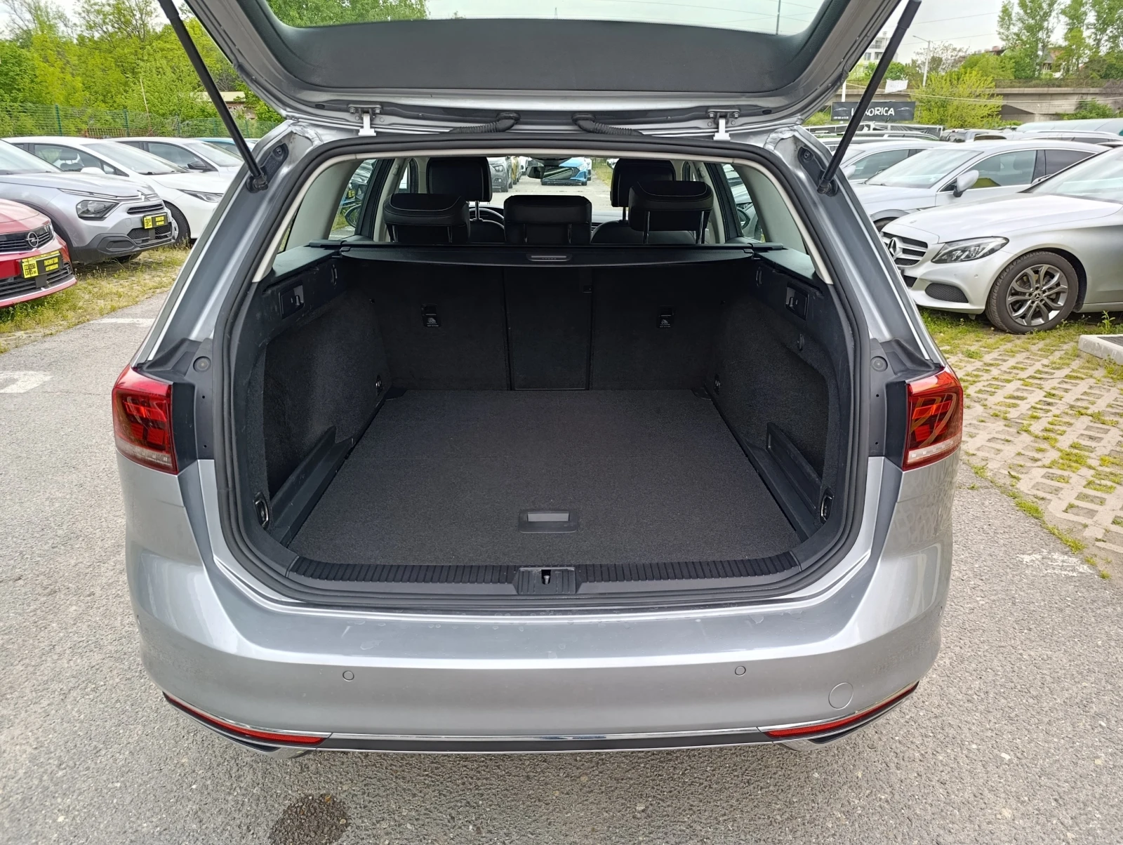 VW Passat 2.0TDI Comfortline, снимка 14 - Автомобили и джипове - 54573134