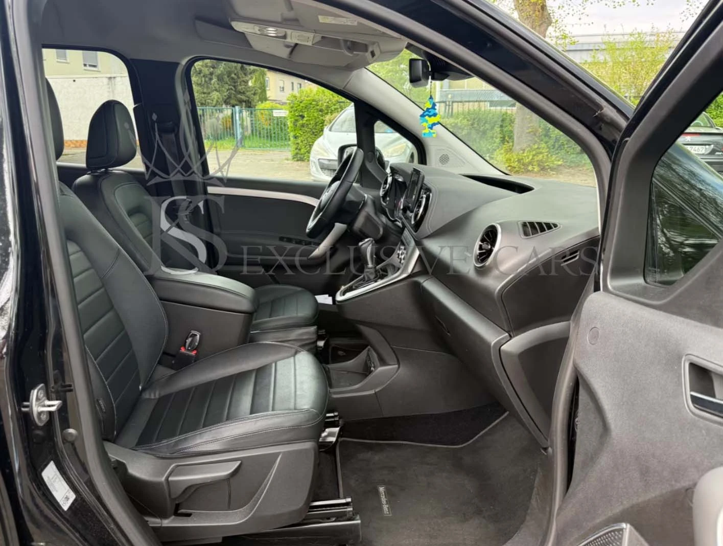 Mercedes-Benz T-класа 180d* PROGRESSIVE* , снимка 11 - Автомобили и джипове - 54868582