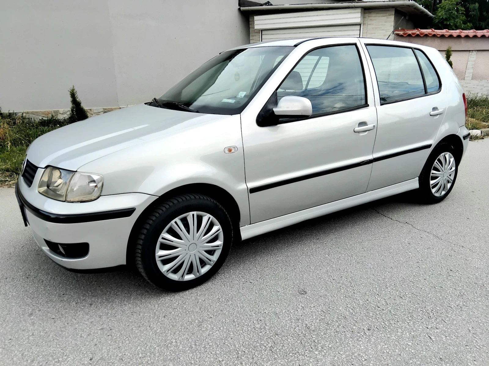 VW Polo 1.4i.16V+ КЛИМА.БЕНЗИН. 2001г., снимка 5 - Автомобили и джипове - 55148279