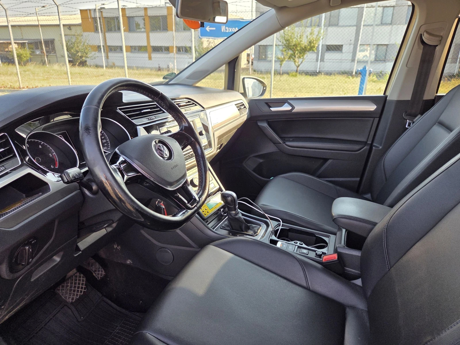 VW Touran 2.0 TUV фактури отVW, снимка 6 - Автомобили и джипове - 55605106