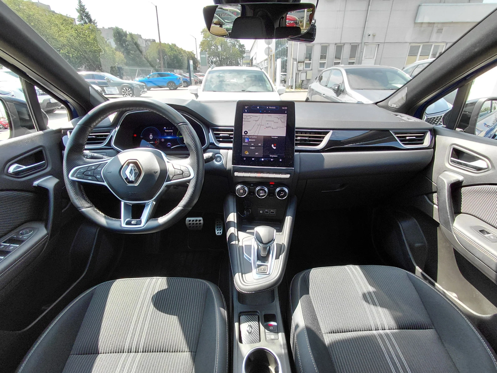 Renault Captur 1.6 E-TECH Engineering - Plug-in Hybrid, снимка 8 - Автомобили и джипове - 55637704