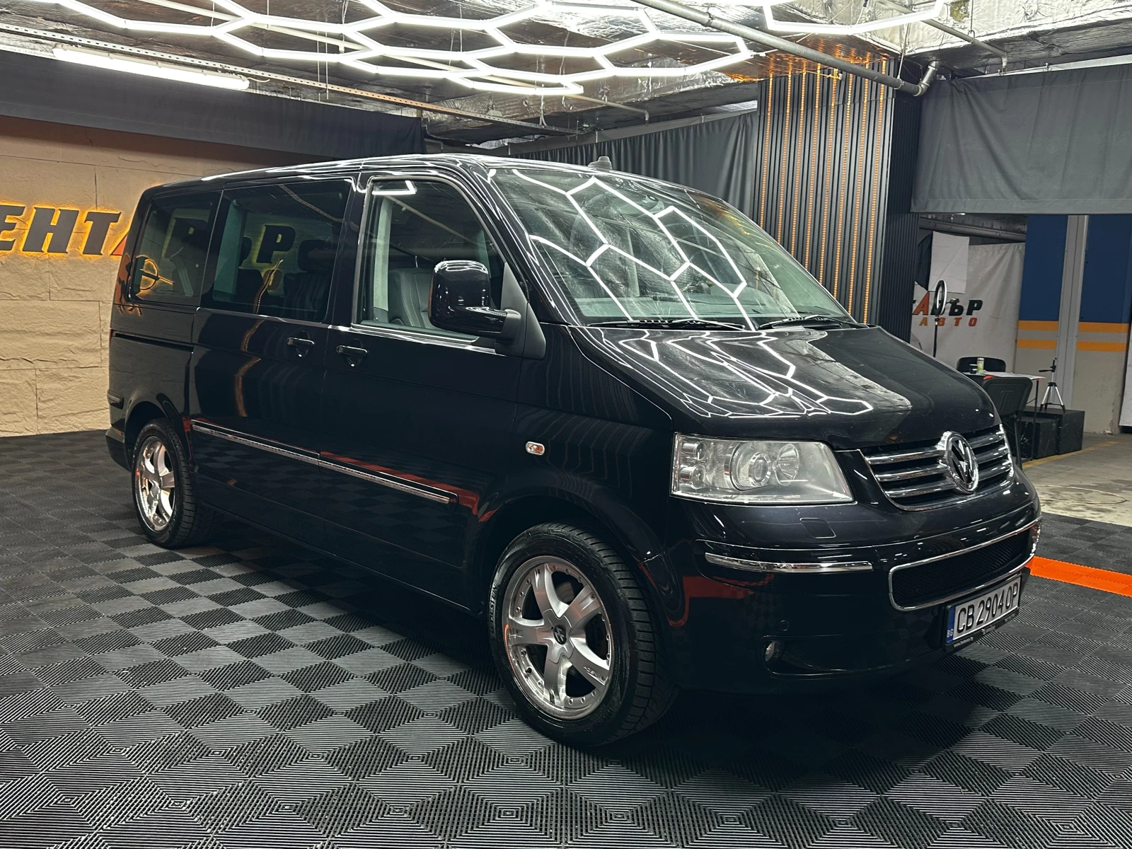VW Multivan 2.5tdi/Автомат/5+ 1, снимка 3 - Автомобили и джипове - 55690961
