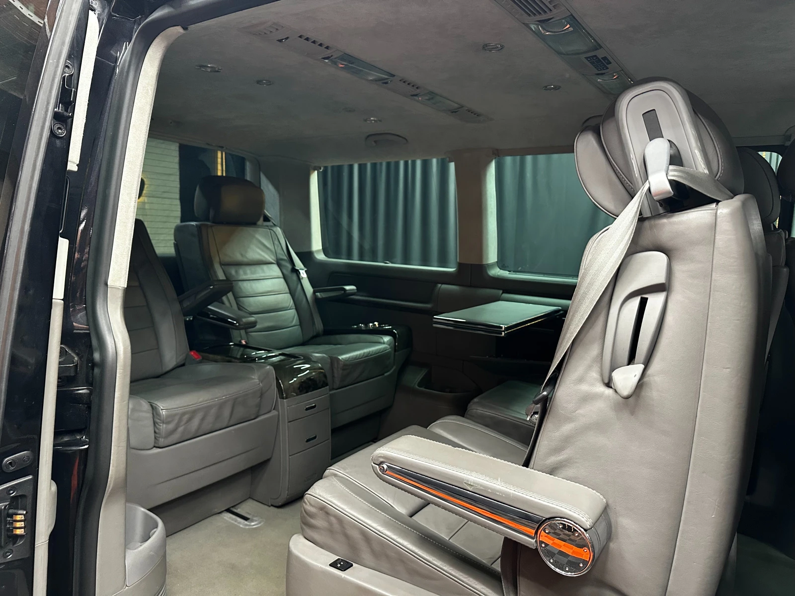 VW Multivan 2.5tdi/Автомат/5+ 1, снимка 9 - Автомобили и джипове - 55690961