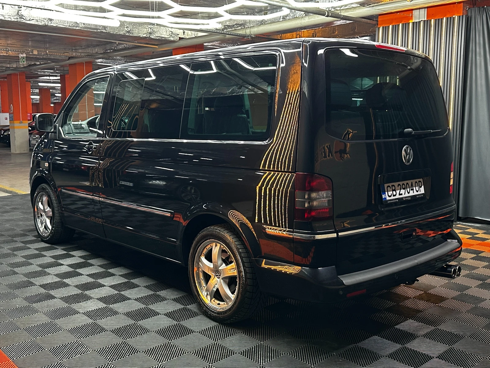 VW Multivan 2.5tdi/Автомат/5+ 1, снимка 5 - Автомобили и джипове - 55690961