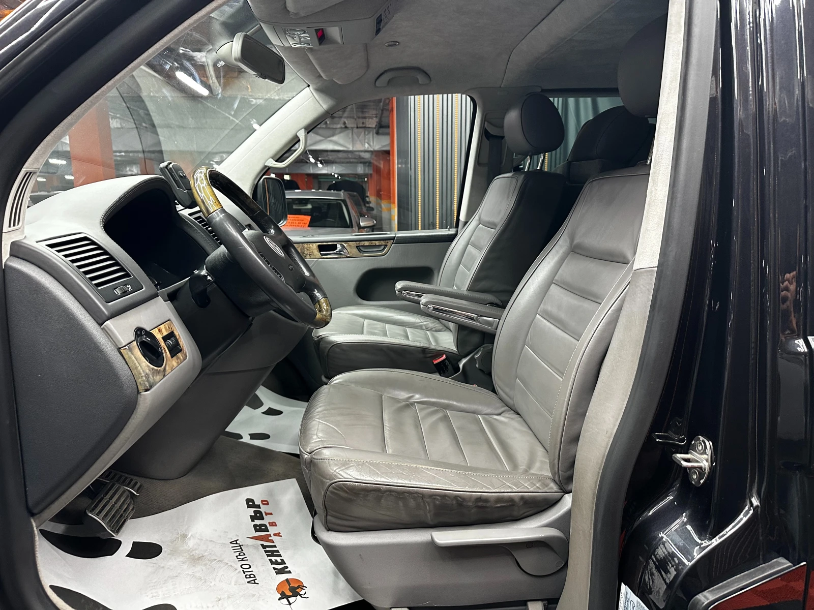 VW Multivan 2.5tdi/Автомат/5+ 1, снимка 7 - Автомобили и джипове - 55690961
