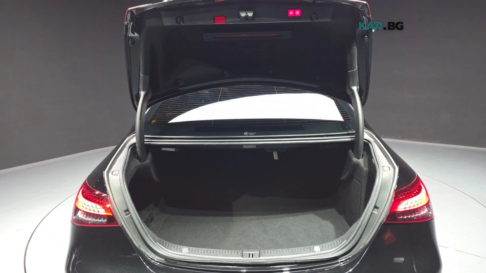 Mercedes-Benz E 220 d/4MATIC/AMG-LINE/SUNROOF/HEAD-UP, снимка 16 - Автомобили и джипове - 55720191