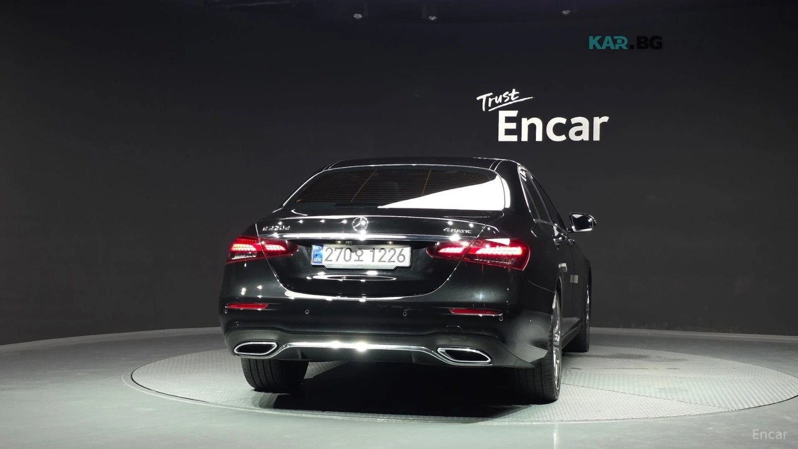 Mercedes-Benz E 220 d/4MATIC/AMG-LINE/SUNROOF/HEAD-UP, снимка 4 - Автомобили и джипове - 55720191