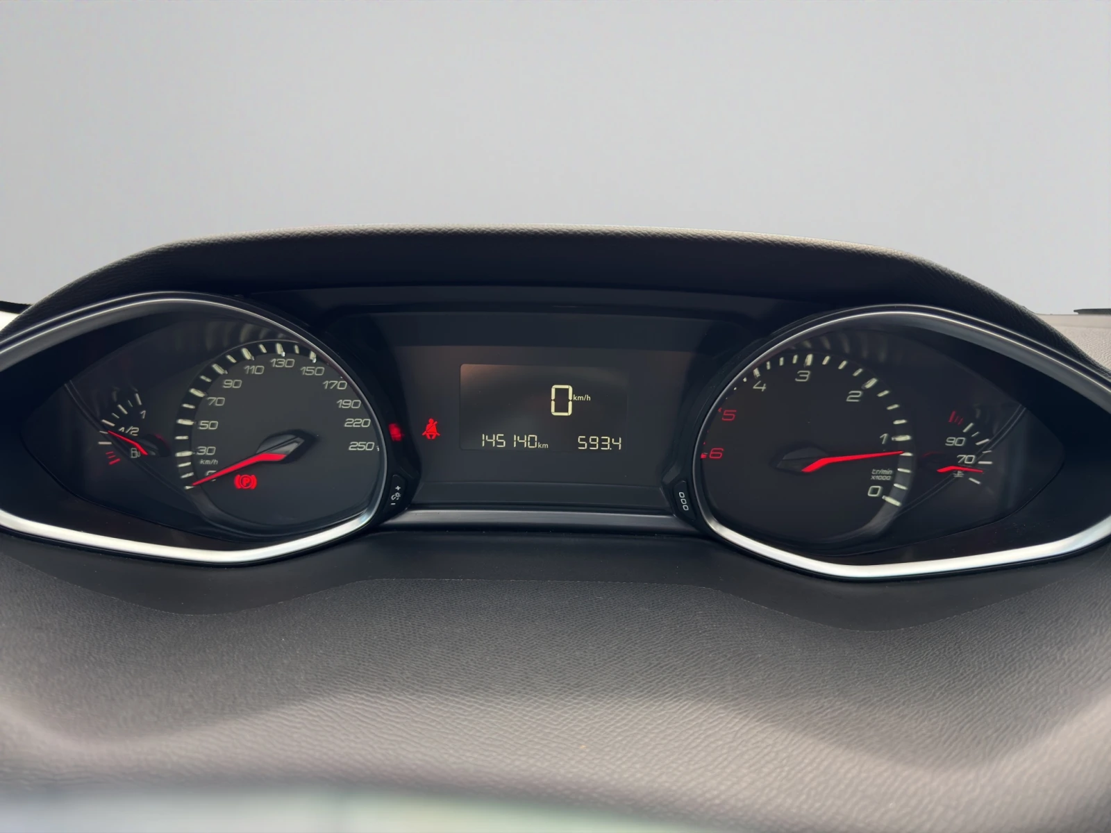 Peugeot 308 NEW ACTIVE 1.5 e-HDI 130 BVM6 EURO 6.2, снимка 13 - Автомобили и джипове - 55802080