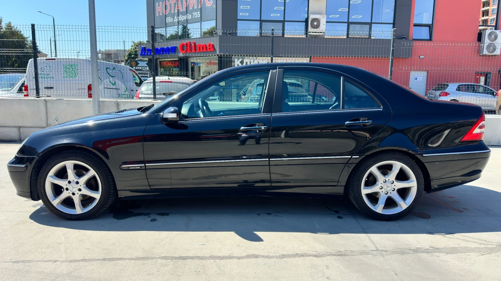 Mercedes-Benz C 180 Kompressor Facelift, снимка 4 - Автомобили и джипове - 55960307