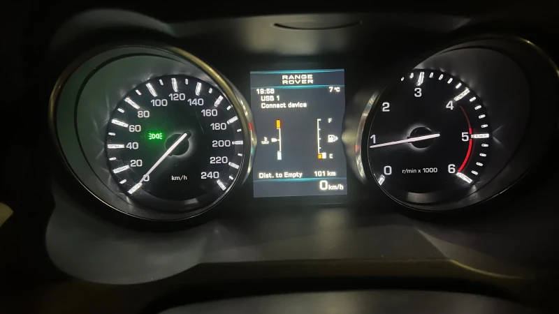 Land Rover Evoque, снимка 10 - Автомобили и джипове - 52541373