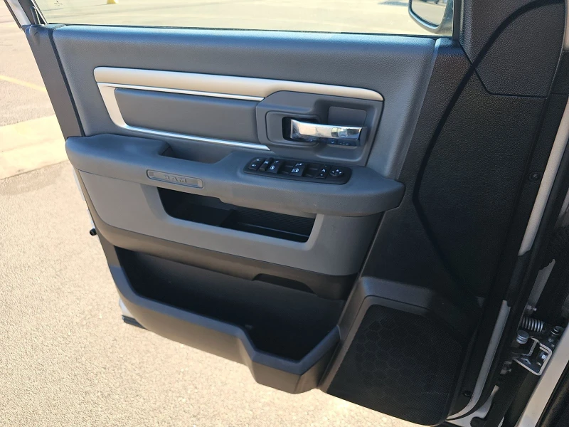 Dodge RAM 1500, снимка 9 - Автомобили и джипове - 53507581