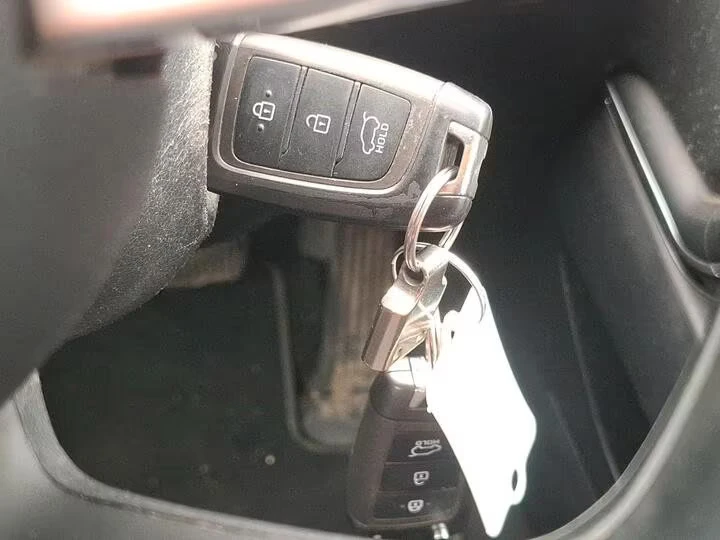 Hyundai Tucson 1.6 CRDI/136HP/TREND/NAVI/CAM/AUTOMATIC/, снимка 11 - Автомобили и джипове - 53926010