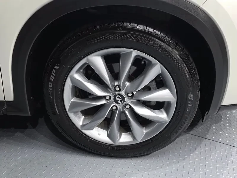 Infiniti QX50 2.0 ESSENTIAL, снимка 5 - Автомобили и джипове - 54931388