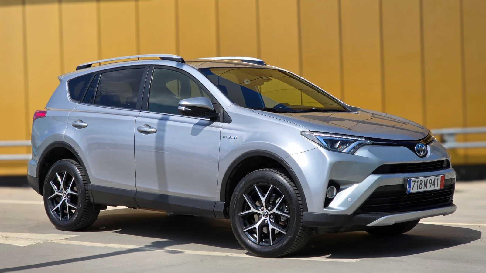 Toyota Rav4 2.5 Hybrid - изображение 2