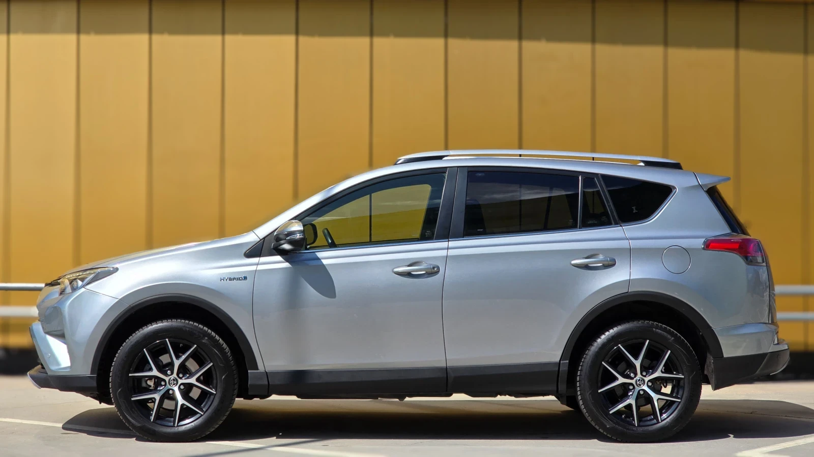 Toyota Rav4 2.5 Hybrid - изображение 6