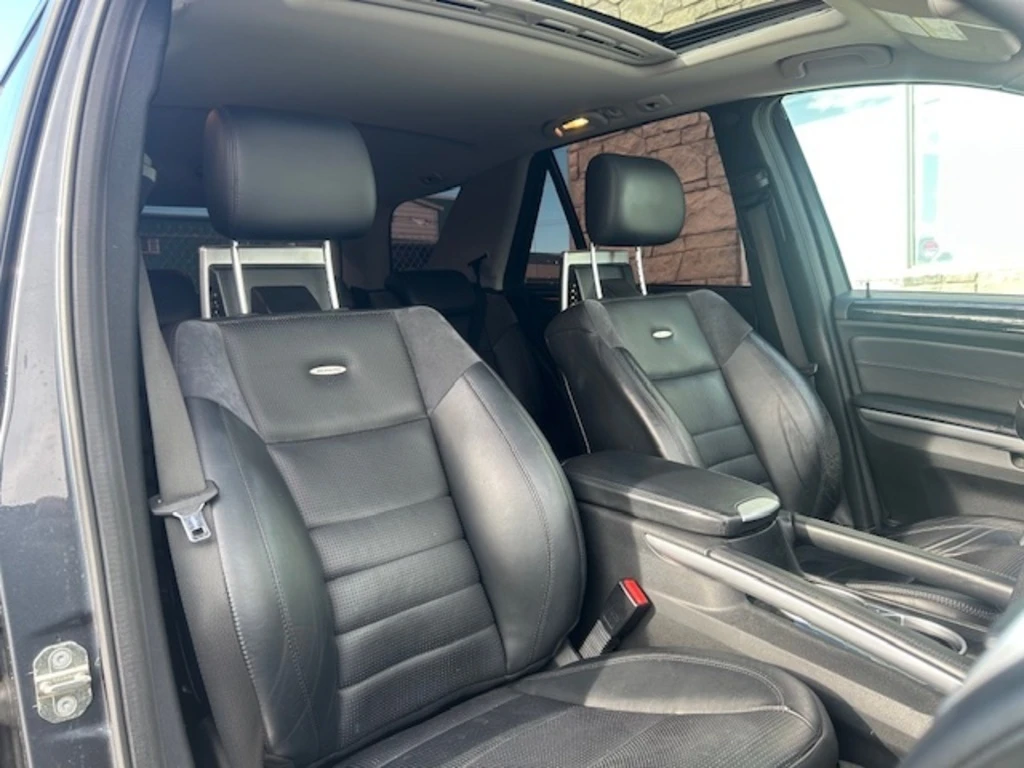 Mercedes-Benz ML 63 AMG 4MATIC* КОжа* Подгрев* Обдухване* Кейлес* Blind Sp, снимка 15 - Автомобили и джипове - 53709465