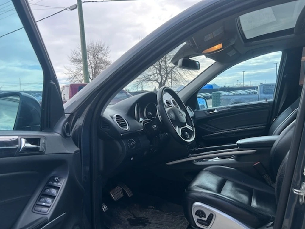 Mercedes-Benz ML 63 AMG 4MATIC* КОжа* Подгрев* Обдухване* Кейлес* Blind Sp, снимка 17 - Автомобили и джипове - 53709465