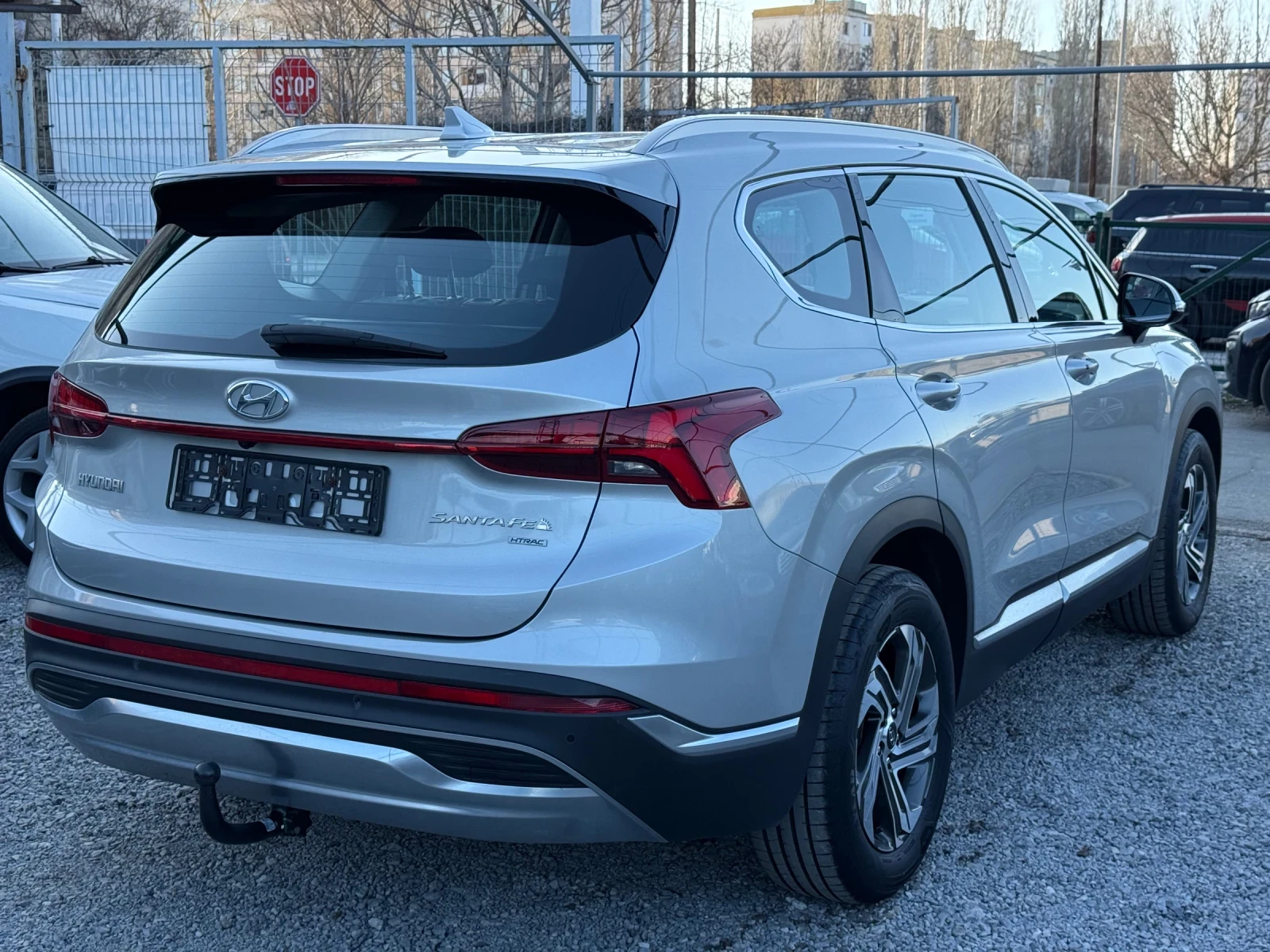 Hyundai Santa fe 2.2CRDi/FACELIFT/HTRAC/4WD/8 СК/DISTRONIC, снимка 4 - Автомобили и джипове - 53831241