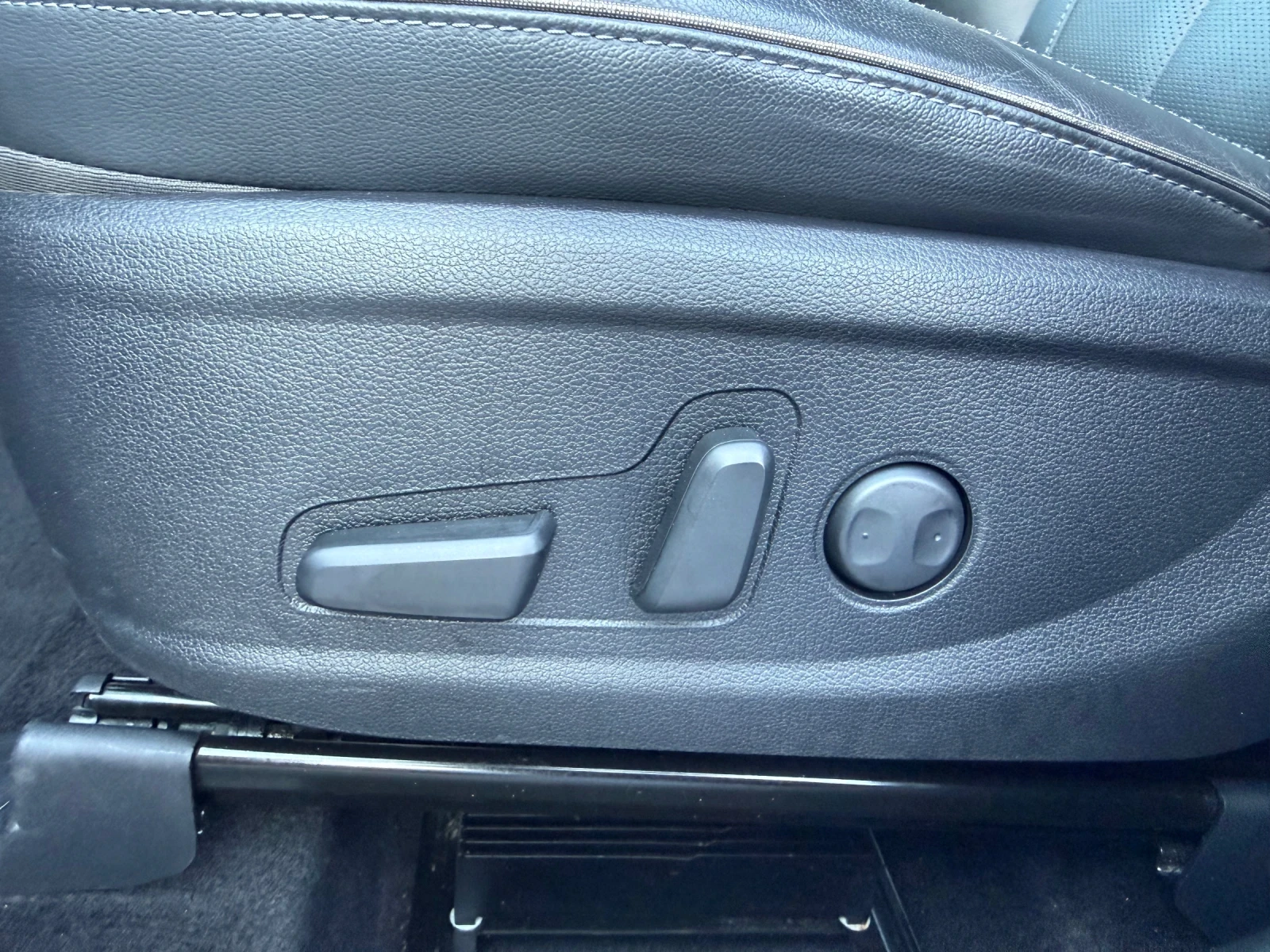 Hyundai Santa fe 2.2CRDi/FACELIFT/HTRAC/4WD/8 СК/DISTRONIC, снимка 16 - Автомобили и джипове - 53831241