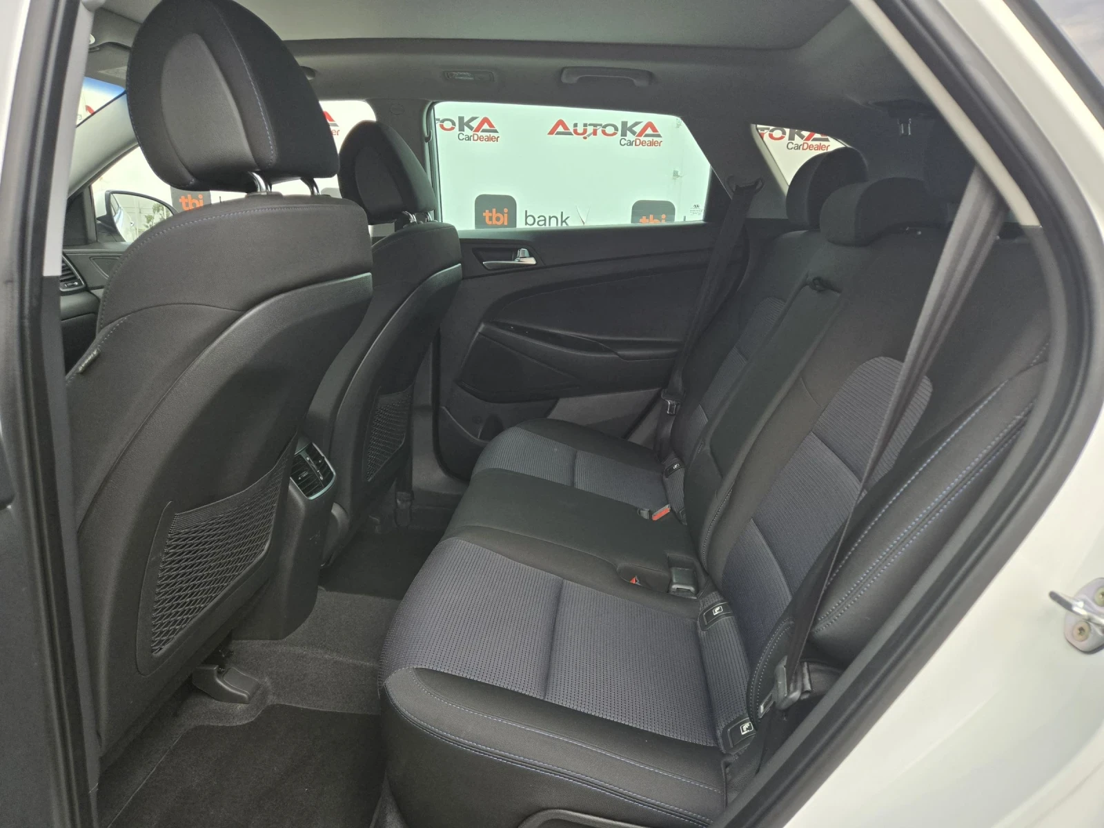Hyundai Tucson 2.0CRDI-136��= �������= 4�4= 156.000��= �������� | Mobile.bg � ����������� 9