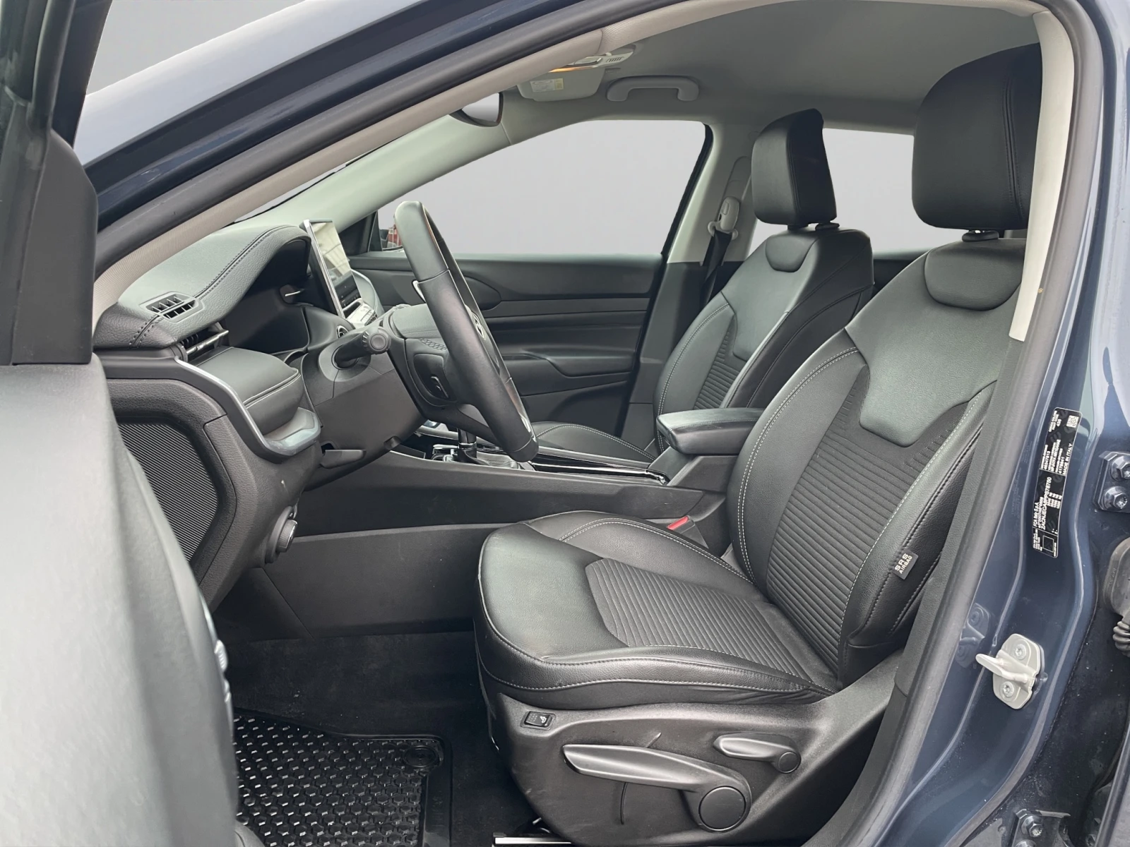 Jeep Compass ALTITUDE 1.5 e-Hybrid 48V Petrol 130 hp 7-DCT, снимка 13 - Автомобили и джипове - 55394550