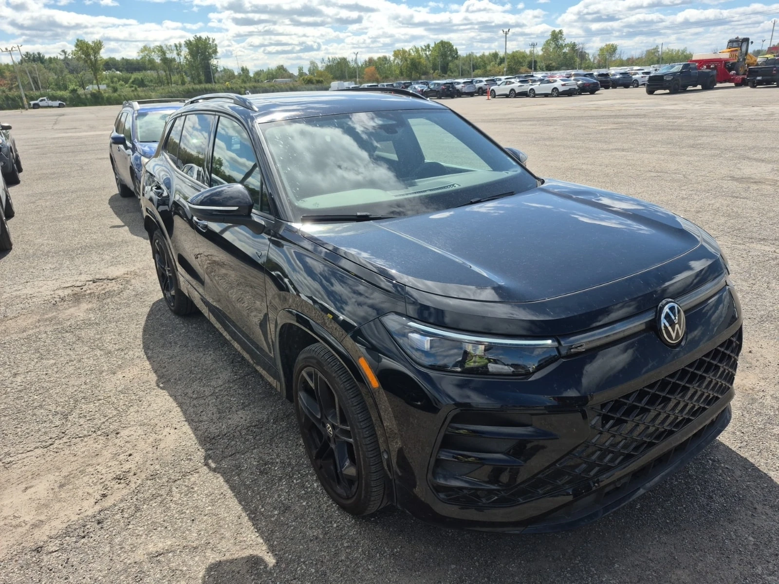 VW Tiguan * COMFORTLINE R LINE BLACK EDITION * CARFAX * , снимка 2 - Автомобили и джипове - 56095956
