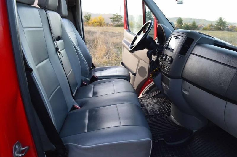 VW Crafter 2.5/TDI/8+ 1/, снимка 10 - Бусове и автобуси - 52714194