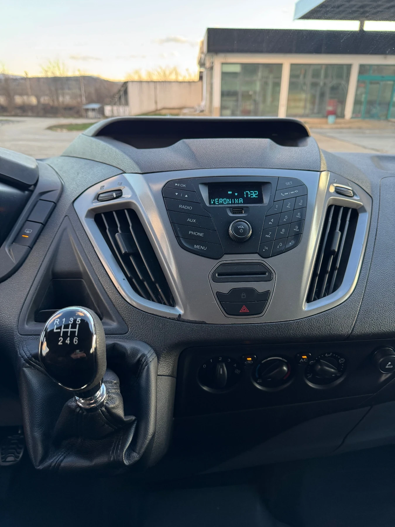 Ford Transit Custom 2.2 TDCI 125кс Верига !! EURO 6, Клима, Автопилот!, снимка 16 - Бусове и автобуси - 54306987