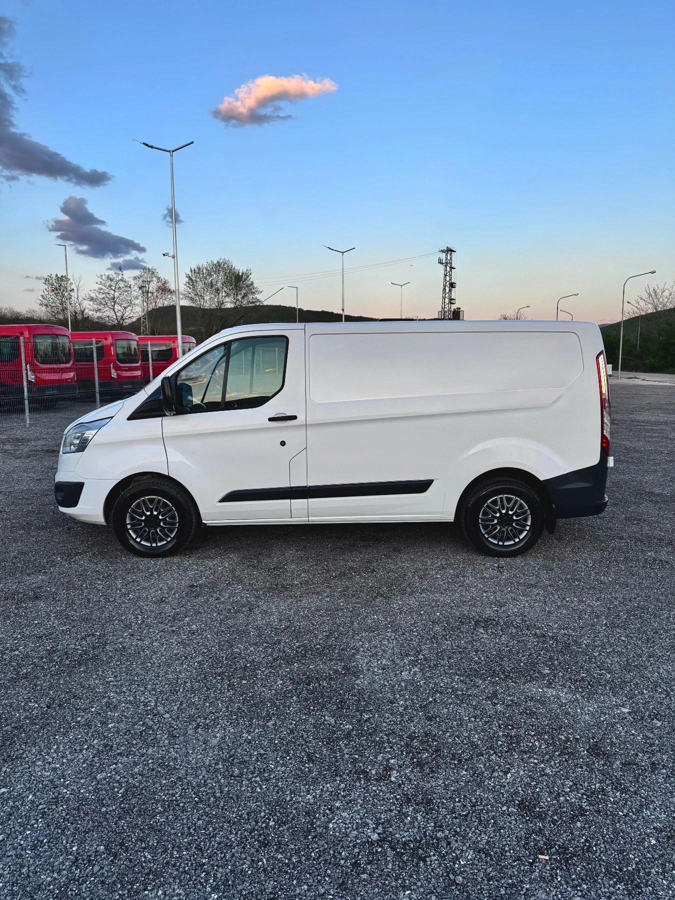 Ford Transit Custom 2.2 TDCI 125кс Верига !! EURO 6, Клима, Автопилот!, снимка 5 - Бусове и автобуси - 54306987